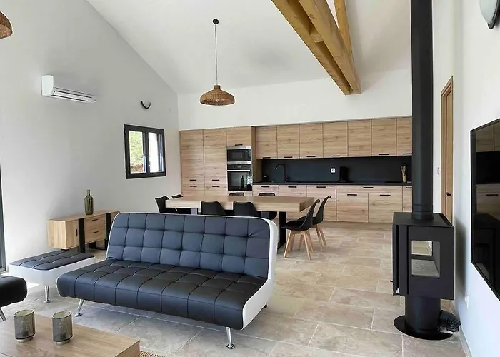 Holiday home 8pers Au Calme Avec Superbe Vue Barbecue Wifi